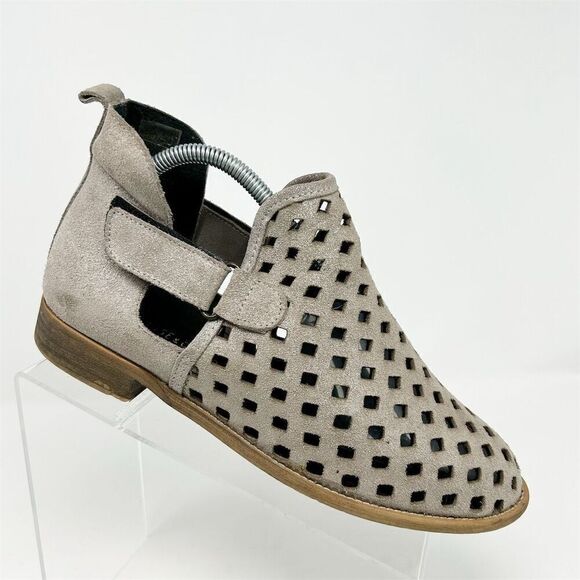 Musse & Cloud Light Gray Silver Perforated Leather Ankle Booties Size 40 (US 9) - Picture 1 of 14